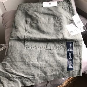 Gap olive green shorts